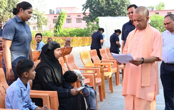 UP-CM-YOGI-JANTA-DARSHAN-GKP