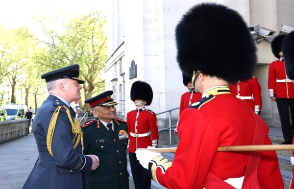 جنرل چوہان رائل کالج آف ڈیفنس اسٹڈیز کا دورہ بھی کریں گے