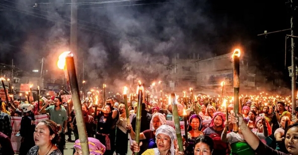 منی پور: امپھال میں تشددمخالف ریلی پر کارروائی،21 افراد کو گرفتار ،اشتعال انگیز پوسٹ کرنے والا بھی پکڑا گیا