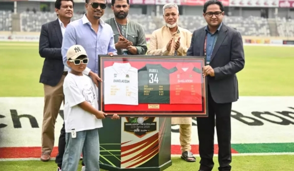   بین الاقوامی کرکٹ سے ریٹائر ہونے پربی سی بی کی جانب سے روبیل حسین کوشاندارالوداعیہ