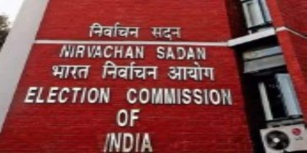 الیکشن کمیشن نے وزیر اعظم پر نازیبا تبصرہ کرنے پر کھڑگے کو نوٹس جاری کیا