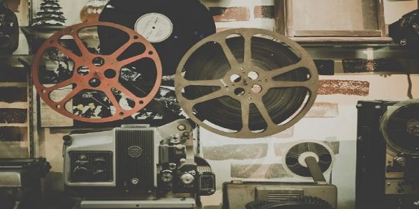 تاریخ کے آئینے میں 23 اپریل: ادب اور سنیما کے دو عظیم ستونوں کو کھونے کا دن