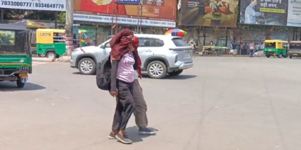 شدید گرمی اور جھلسا دینے والی لو کی شدت، دوپہر کے وقت سڑکیں ویران