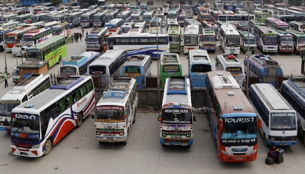 نیپال حکومت نے طلباءکو پبلک ٹرانسپورٹ سروس میں 45 فیصد کی دی رعایت ، فیصلے پر عمل درآمد کی ہدایت