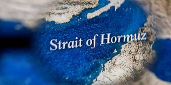 امریکی عہدیدار کا ایران پر آبنائے ہرمز میں مزید بارودی سرنگیں بچھانے کا الزام