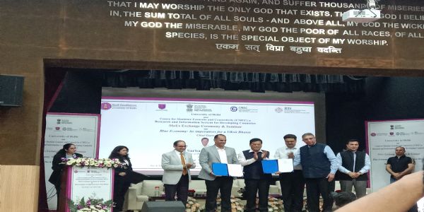 مرکز نے دہلی یونیورسٹی اور ڈی ایس ای کے ساتھ سمندری شعبے کی ترقی اور مہارت کی تعمیر کے لیے معاہدوں پر دستخط کیے ۔