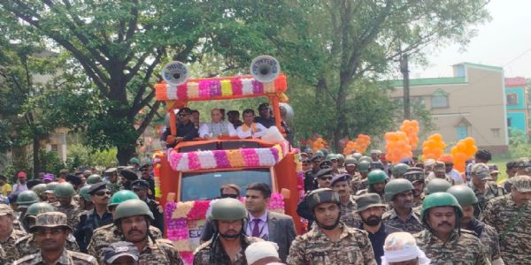 وزیر دفاع راج ناتھ سنگھ نے گوگھاٹ میں روڈ شو کیا