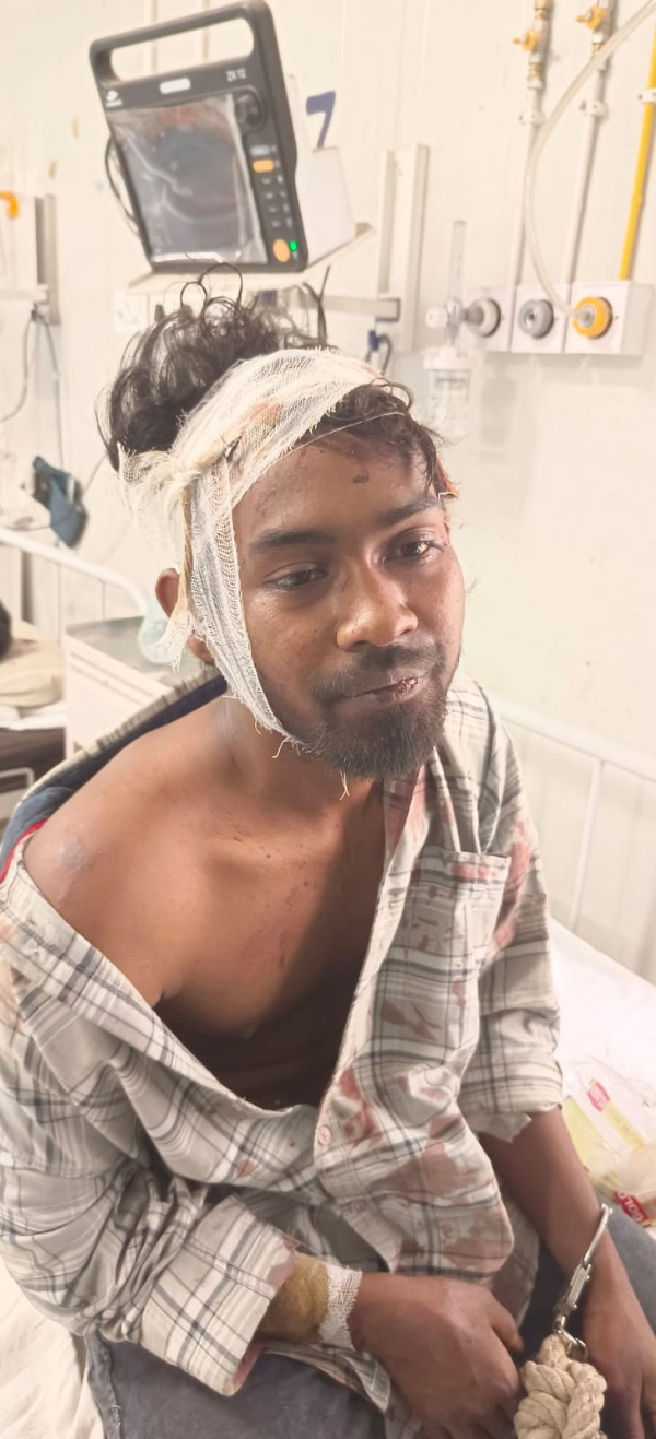 ڈاکوؤں سے بھڑ گئے مکان کے مالک، بیٹے کو گولی لگی