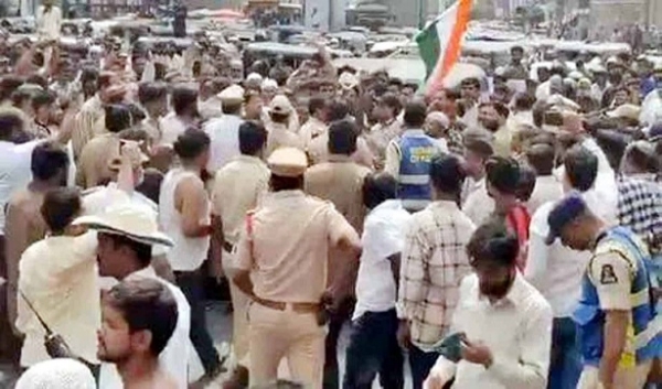 آٹو ڈرائیورس کا اچانک شہر کے اہم حصہ معظم جاہی مارکٹ پر احتجاج