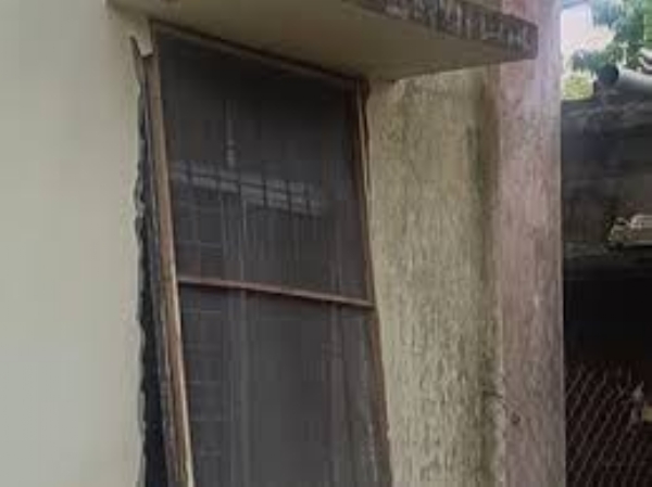 تینوں لڑکیوں کی عمریں 14 سے 15 سال کے درمیان بتائی جاتی ہیں اور ان میں سے ایک تین ماہ کی حاملہ ہے