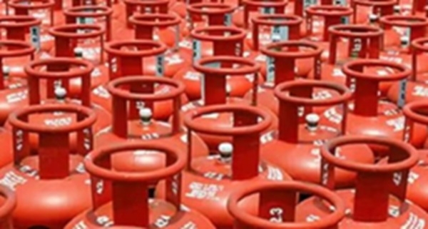 ایم پی: ایل پی جی کی بلیک مارکیٹنگ کے خلاف کریک ڈاو¿ن جاری، اب تک 2948 چھاپوں میں 4642 گیس سلنڈر ضبط