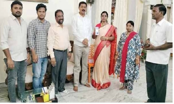 نلگنڈہ میئر نے خود شماری مہم کا افتتاح کیا