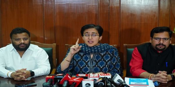 وزیر اعظم کی 2500روپے والی مودی گارنٹی فیل، دہلی کی خواتین کو25پیسے بھی نہیں ملے:آتشی