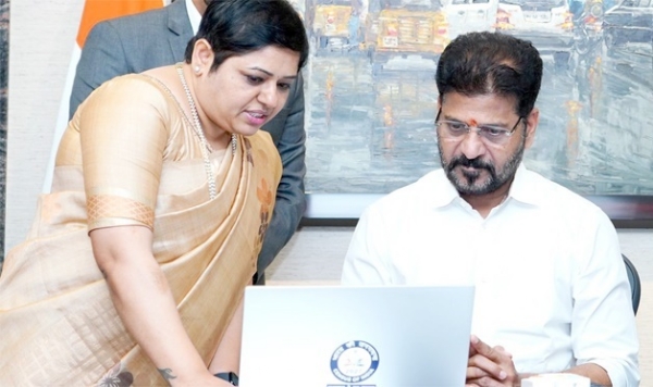 مردم شماری مہم کے تحت ریونت ریڈی نے اپنی آن لائن تفصیلات درج کیں