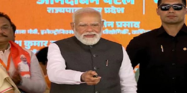 وزیر اعظم مودی نے اتر پردیش میں سب سے طویل گنگا ایکسپریس وے کا افتتاح کیا