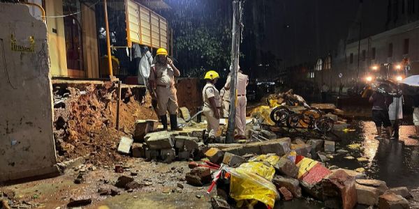 بنگلور میں شدید بارش کے باعث اسپتال کی دیوار گرنے سے سات افراد ہلاک، متعدد زخمی