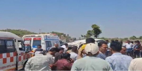 سابرکانٹھا میں لگژری بس نے کار کو ٹکر ماری ، 6 کی موت، 8 زخمی