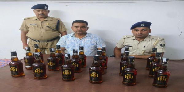 ٹرین کے کوچ سے غیر ملکی شراب برآمد، نامعلوم شخص کے خلاف مقدمہ درج