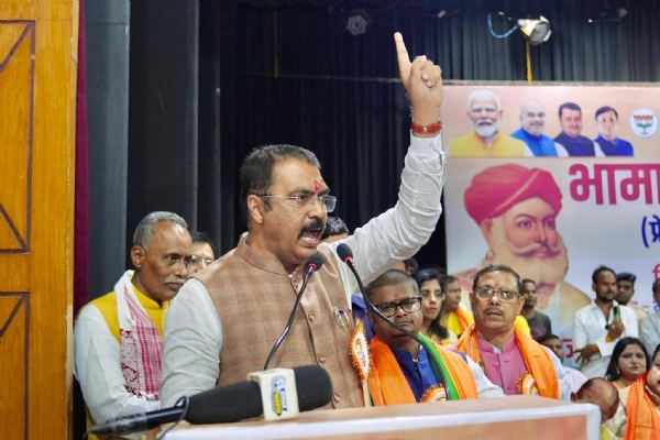 این ڈی اے حکومت میں تاجروں اور صنعت کاروں کو تحفظ اور عزت مل رہی ہے: سنجے سراوگی