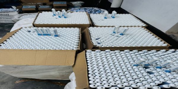 جعلی سینسوڈائن ٹوتھ پیسٹ بنانے والی فیکٹری کا پردہ فاش، لاکھوں مالیت کا سامان ضبط