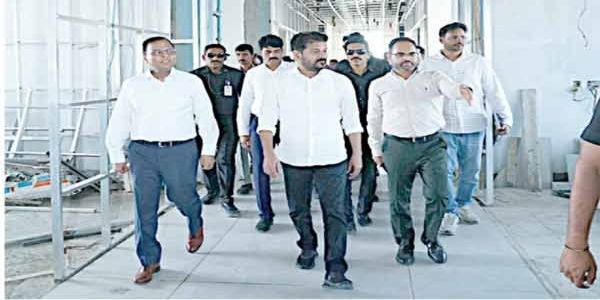 وزیراعلی ریونت ریڈی نے فیوچر سٹی کے تعمیری کاموں کا جائزہ لیا