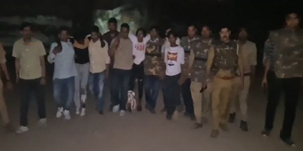 تاجر کو لوٹنے والے تین لٹیرے تصادم کے بعد گرفتار