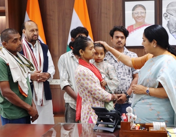 CM-MET-FAMILY-PANDAV-KUMAR