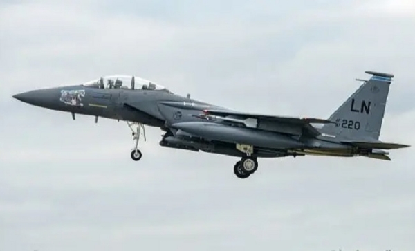 ایران میں گرنے والے ایف 15 کے ویپن آفیسر کو امریکہ نے ڈھونڈھ نکالا،امریکی صدر ٹرمپ نے کی تصدیق