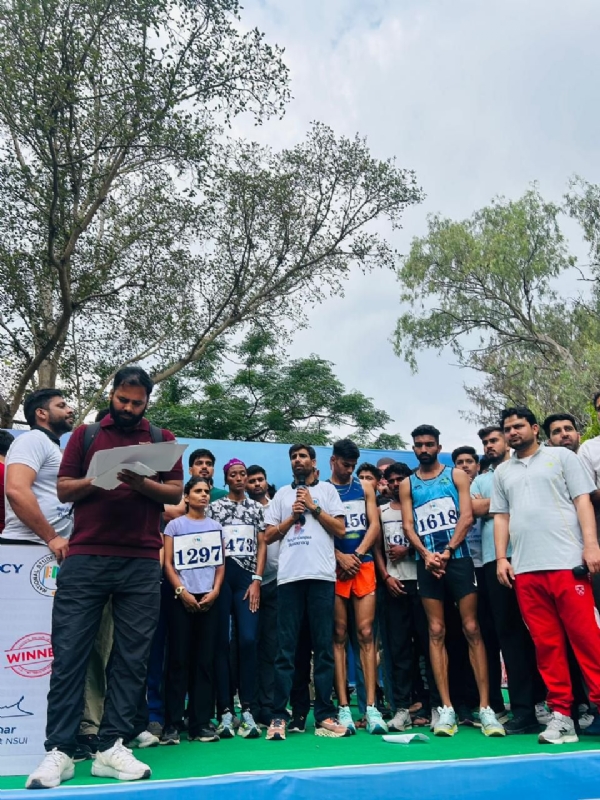 ڈی یو میں ’ رن فار کیمپس ڈیموکریسی ‘میراتھن کے ساتھ این ایس یو آئی یوم تاسیس ہفتہ کا آغاز