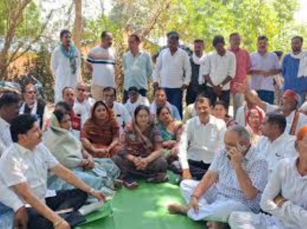 نرسنگ پور: بی جے پی لیڈر پر حملہ کے خلاف کانگریس کا احتجاج، گرفتاریوں میں ناکامی پر پولیس سے سوال