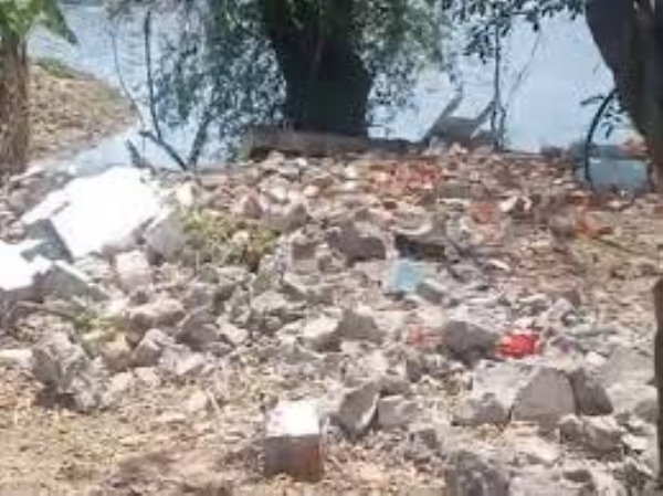 بھوپال: بڑا تالاب کنارے تجاوزات پر چلابلڈوزر، 347 قبضوں کی نشاندہی،15 دن میں ہٹیں گے سبھی تعمیرات