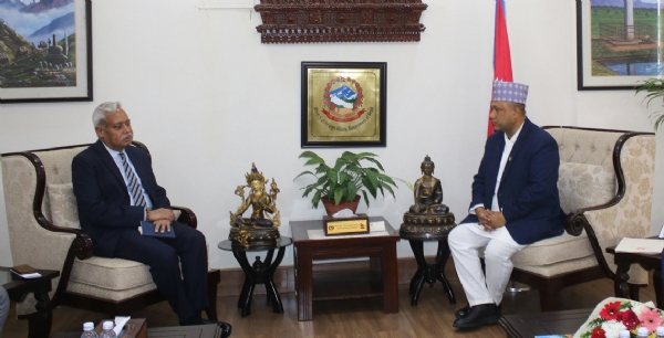 ہندوستان کے سفیر نے نیپال کے وزیر خارجہ سے دو طرفہ تعاون پر تبادلہ خیال کیا