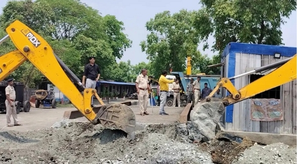 JH-BULLDOZERS-RUN-AGAINST-ENCROACHMENT-ON-GOV-LAND