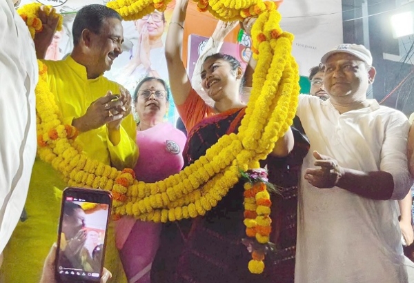 sayani-supports-tmc-candidates