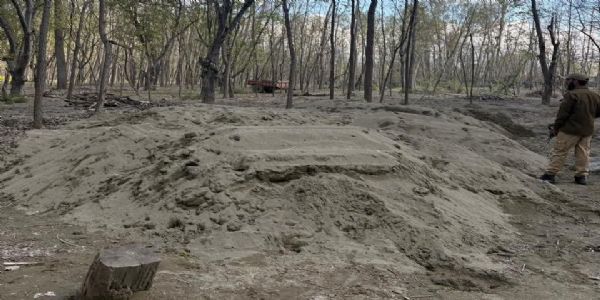 پلوامہ پولیس نے غیر قانونی طور پر نکالی گئی ریت برآمد کی