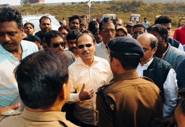 الیکشن 26: مہم کے دوران احتجاج، ادھیر رنجن چودھری کی سکیورٹی میں اضافہ