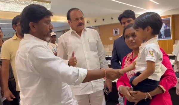 تلنگانہ کی وزیر کونڈا سریکھا کے پوتے نے تاریخ رقم کی، سب سے کم عمر میں ایف آئی ڈی ای ریٹیڈ