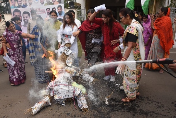 آسام کے وزیراعلیٰ کے بیان پر خاتون کانگریس کا ہلہ بول