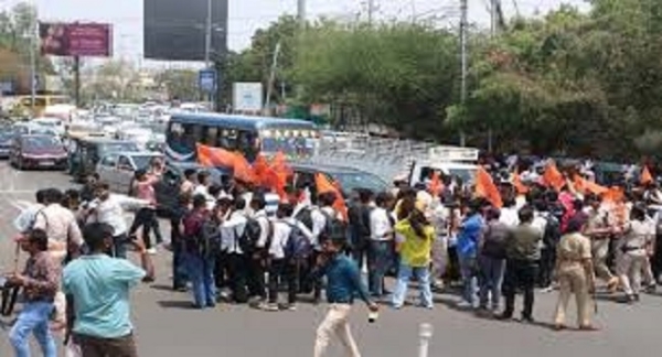 بھوپال میں اے بی وی پی کا شدید احتجاج