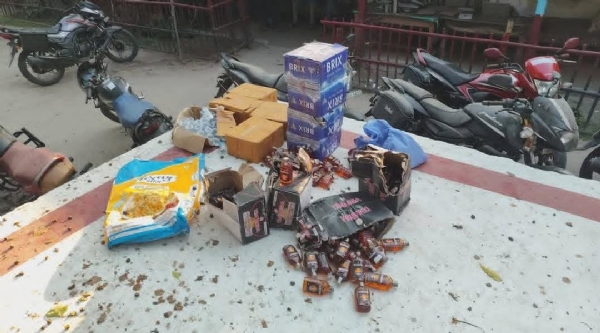 ویرپور پولیس کی بڑی کارروائی: 137 لیٹر نیپالی اور غیر ملکی شراب کے ساتھ بائک ضبط