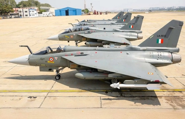 تیجس لڑاکا طیاروں کو دو ماہ کے وقفے کے بعد دوبارہ پرواز کی اجازت