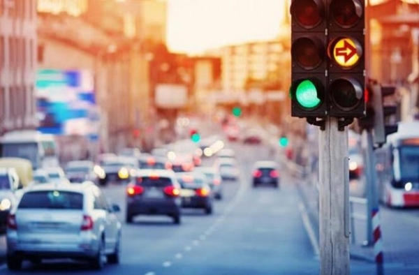 ٹریفک کی علامتی تصویر ٹریفک کی علامتی تصویر