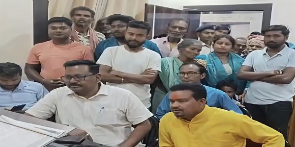 اشوک سمراٹ بھون کی تعمیر سے 40 خاندانوں بے گھر، متبادل زمین کا مطالبہ