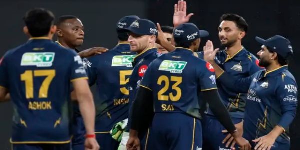 پرسدھ کرشنا اور راشد خان نے پرپل کیپ کی دوڑمیں لگائی چھلانگ ، یشسوی جیسوال کے سرپرسجی اورنج کیپ۔