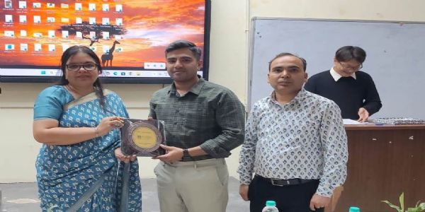 اے ایم یو کے فیکلٹی رکن نے ریسرچ میتھڈلوجی ورکشاپ میں لیکچر دیا