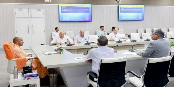 اتر پردیش کے بنکروں کی آمدنی، وقار اور استحکام کو یقینی بنانا ترجیح: یوگی آدتیہ ناتھ