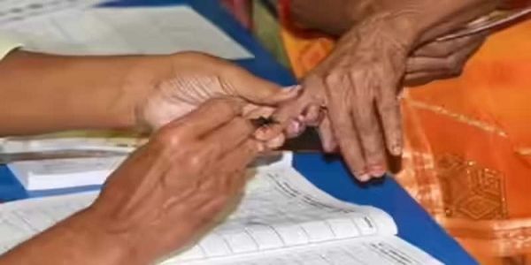 پدوچیری اسمبلی انتخابات کے لیے صبح 7 بجے ووٹنگ شروع، پولنگ اسٹیشنوں پر ووٹرز کا ہجوم