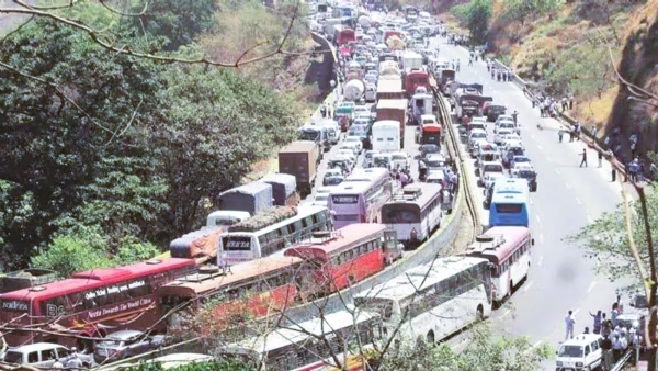 Traffic Mumbai Pune Expressway Jam