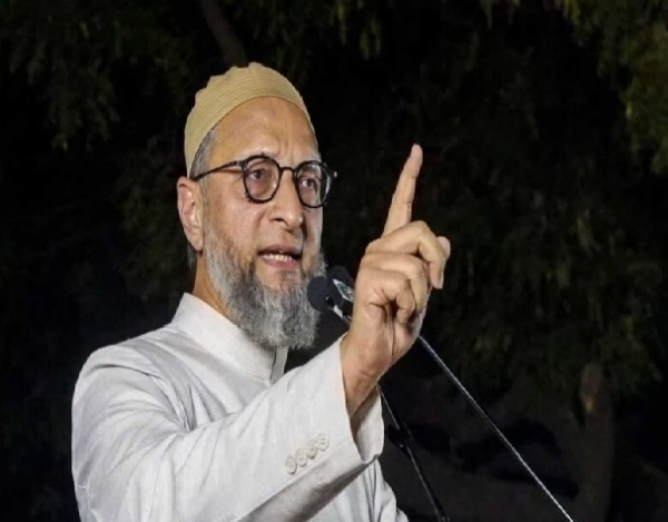 اسد الدین اویسی کا حج کمیٹی کے فیصلہ پر سخت احتجاج