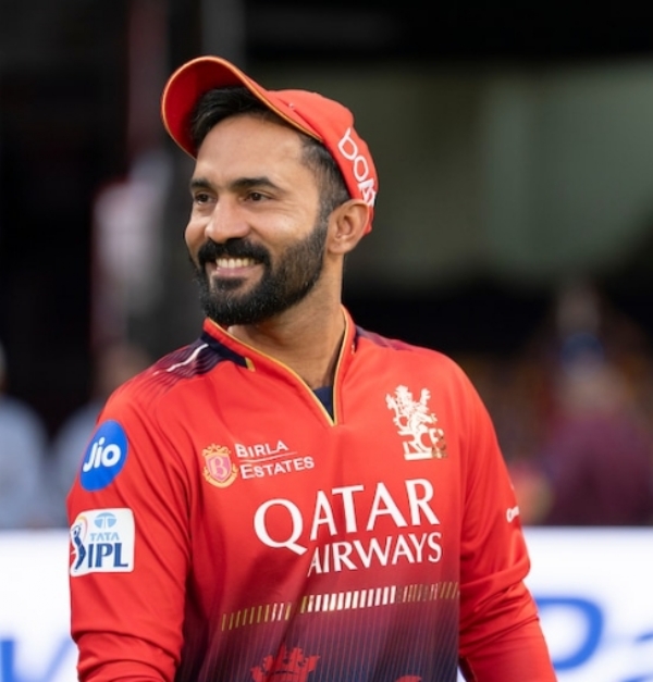 آر سی بی کا جو ش دیکھ کر خوش ہوئے دنیش کارتک کہا ، کھلاڑیوں کی کوششوں اور رویے پر فخر ہے